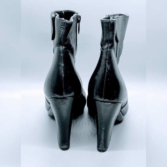 Authentic Vince Booties - Picture 3 of 5